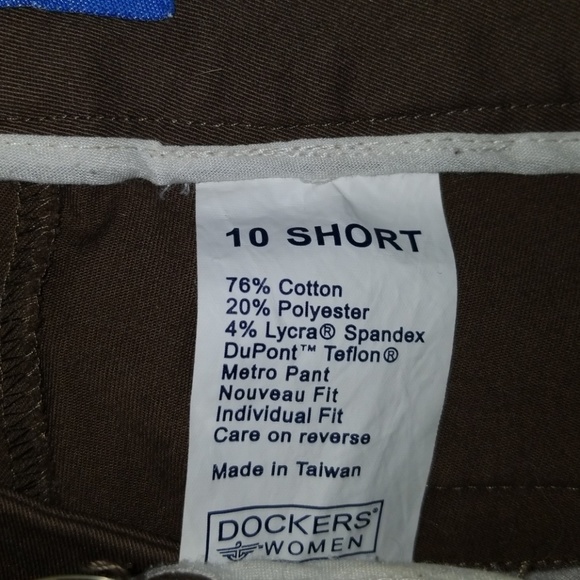 4 pair of Dockers. Sz 10 short. - Picture 3 of 8